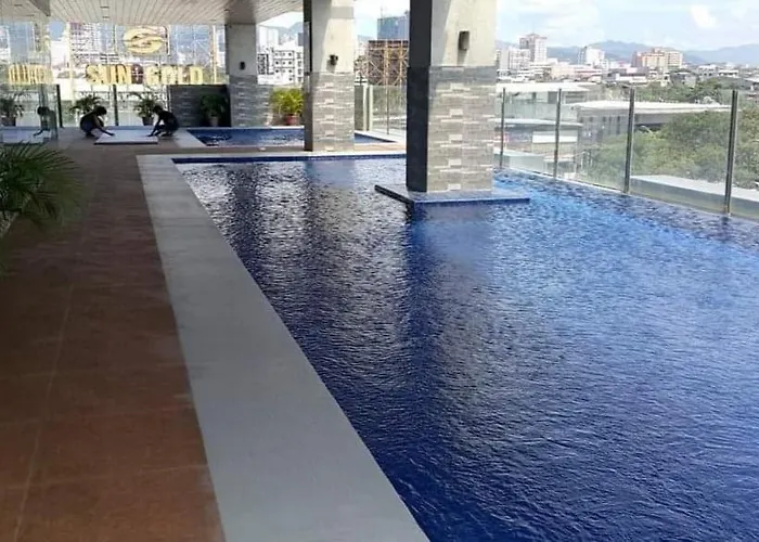 アパートホテル Sunvida Suites Across Sm City Cebu *
