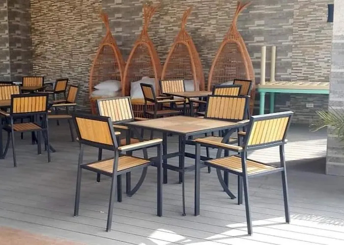 アパートホテル Sunvida Suites Across Sm City Cebu
